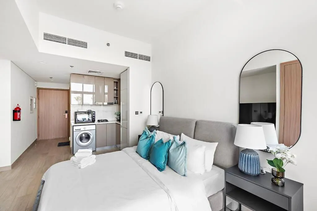 Relaxing Studio With Pool View Apartment Dubai United Arab Emirates