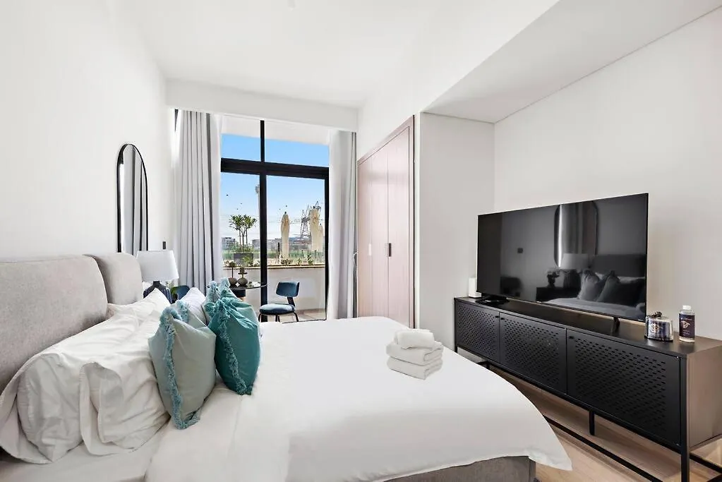 Relaxing Studio With Pool View Apartment Dubai