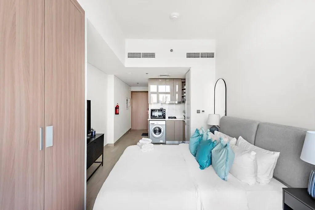 Relaxing Studio With Pool View Apartment Dubai United Arab Emirates